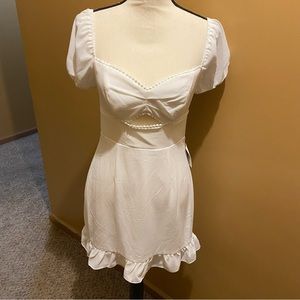 B . Smart white sweetheart peek a boo bustline zipped back mini dress NWT sz 5